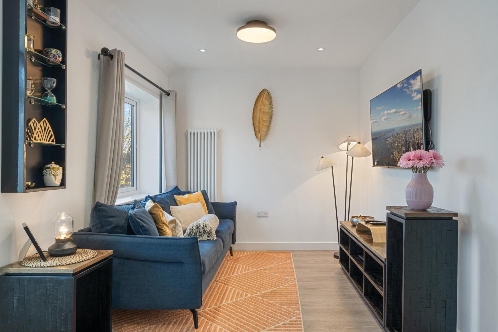 Newly Refurbished 2 Bed Flat Apartment Мил Хил Екстериор снимка