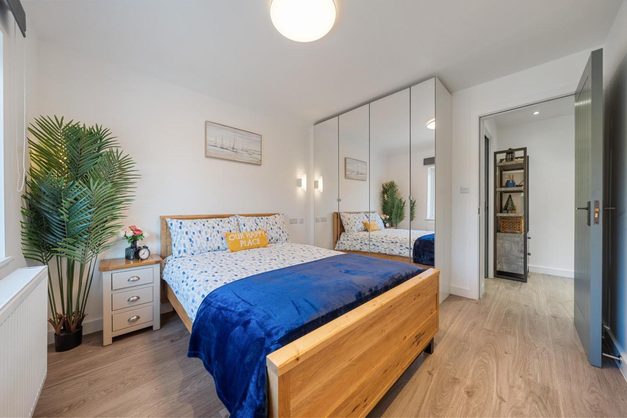 Newly Refurbished 2 Bed Flat Apartment Мил Хил Екстериор снимка